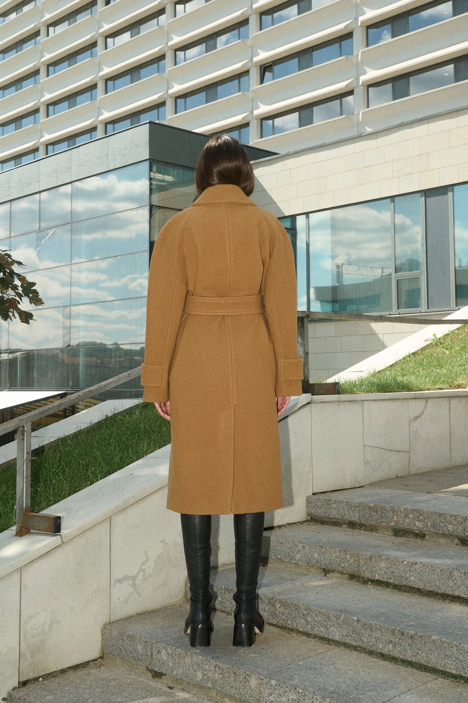 HENRI SHORT WOOL COAT WITH RAGLAN SLEEVES - D.EFECT