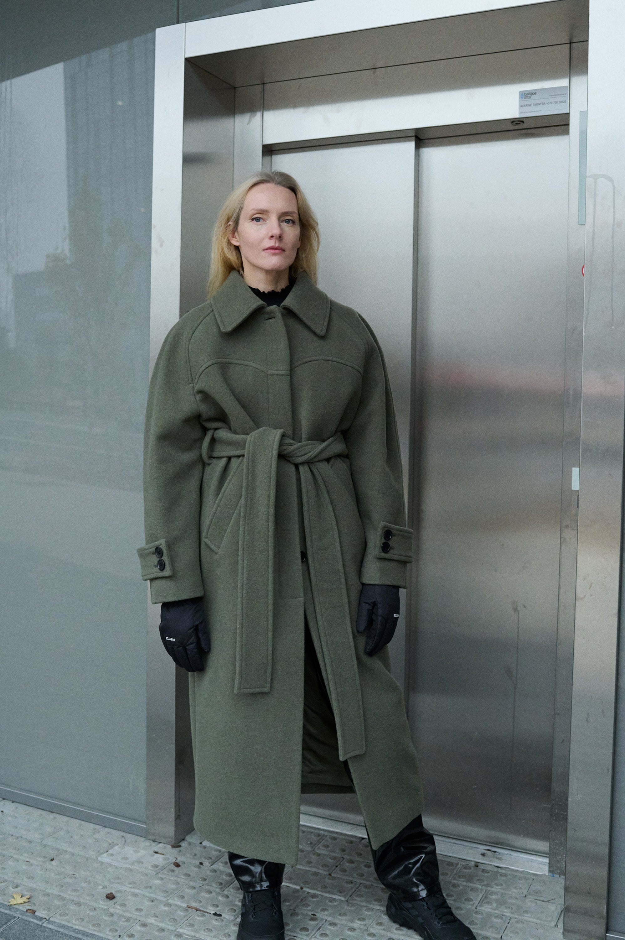 HENRI LONG WOOL COAT WITH RAGLAN SLEEVES GREEN